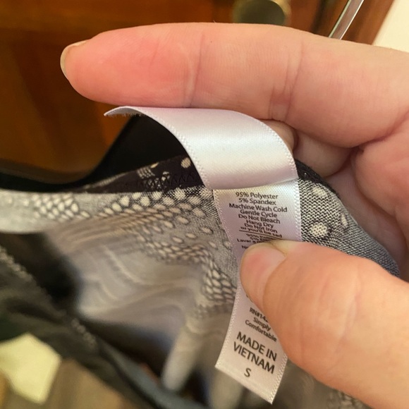 Lularoe Lynnae tee - Picture 3 of 3